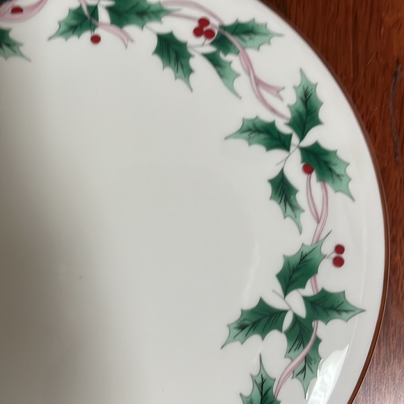 Mikasa Ribbon Holly Cheese & Cracker Board 10 1/2” Discontinued - Picture 4 of 8